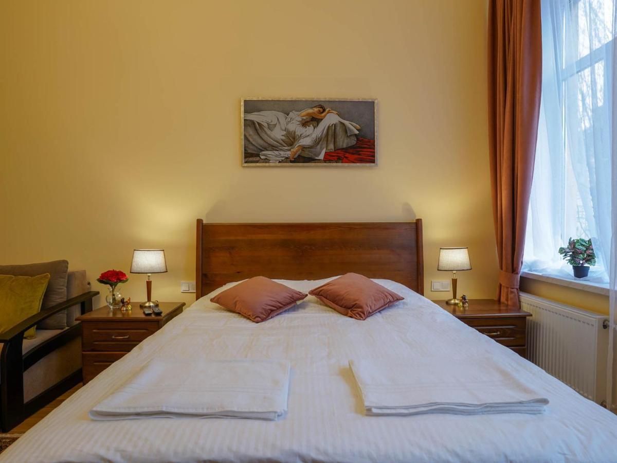 Lviv Suites At Shopena St. 4 Dış mekan fotoğraf